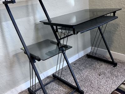 Computer desk with keyboard pull out