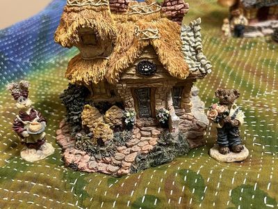 Vintage Boyds Bears Bailey’s Cozy Cottage