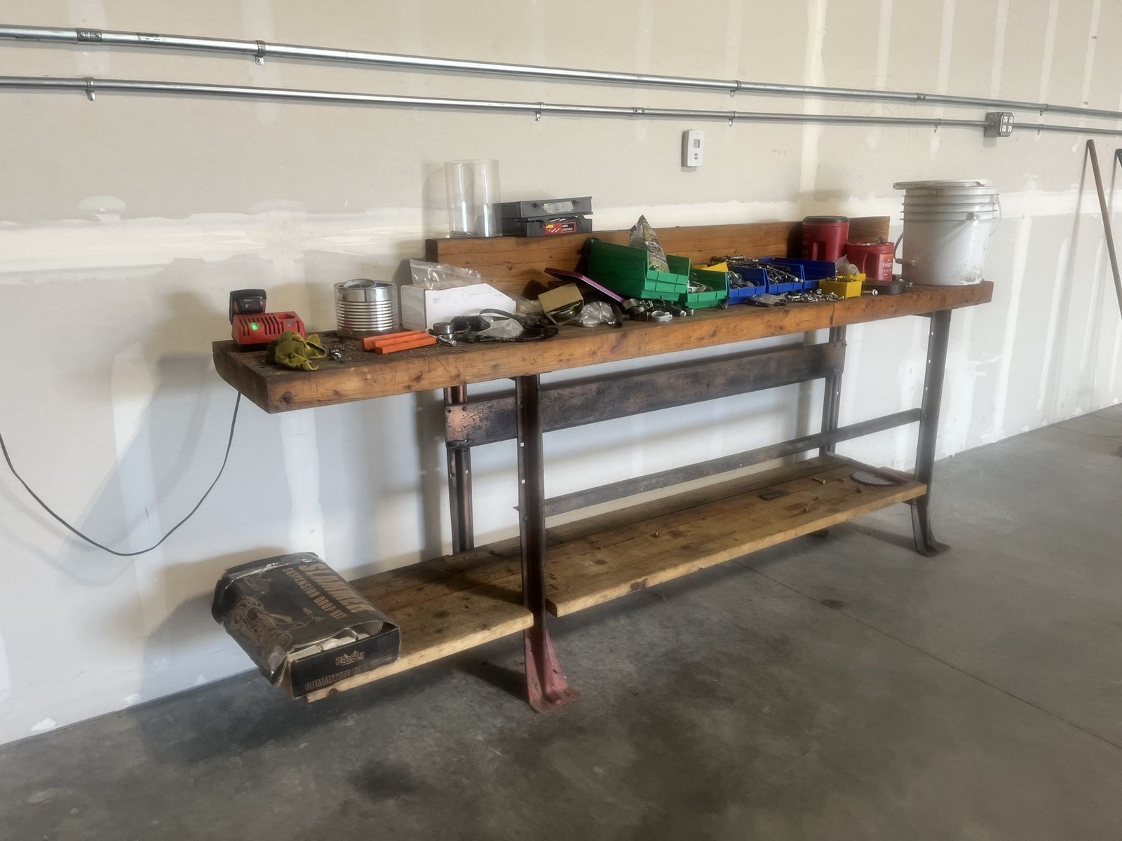 Free work bench