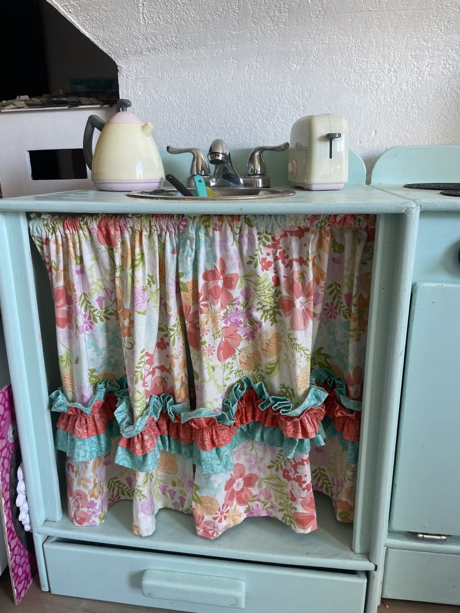 Toy Kitchen With All Of The Extras