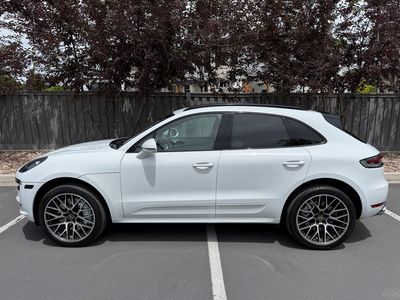 2020 Porsche Macan Turbo