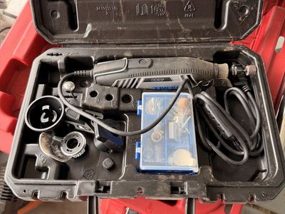 4300 Series 1.8 Amp Variable Speed Corded Rotary Tool Kit