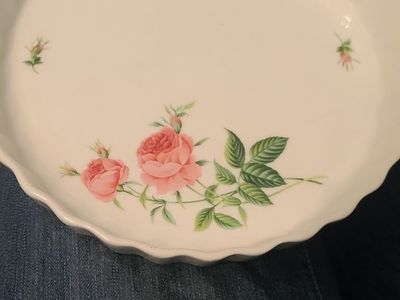 Christineholm 9” Quiche Dish - Pink Roses & Green Leaves - Vintage 1990s Floral Bakeware