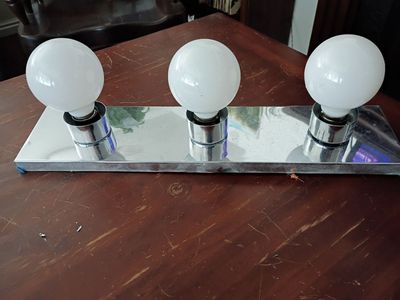 Vanity light
