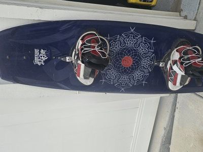 Nice Hyperlite Era Wakeboard 137cm Large bindings