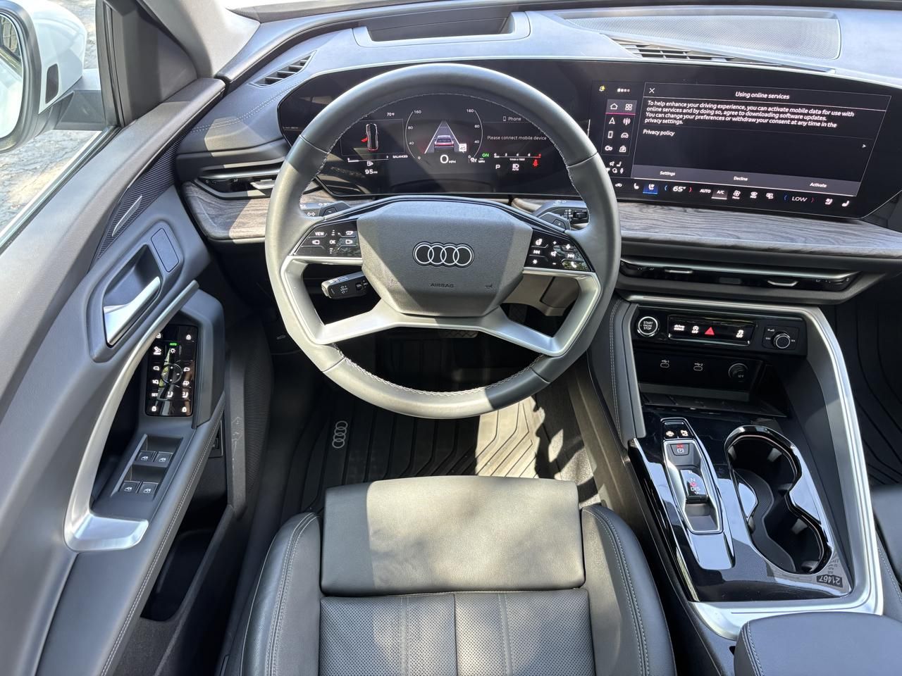 Main image 3