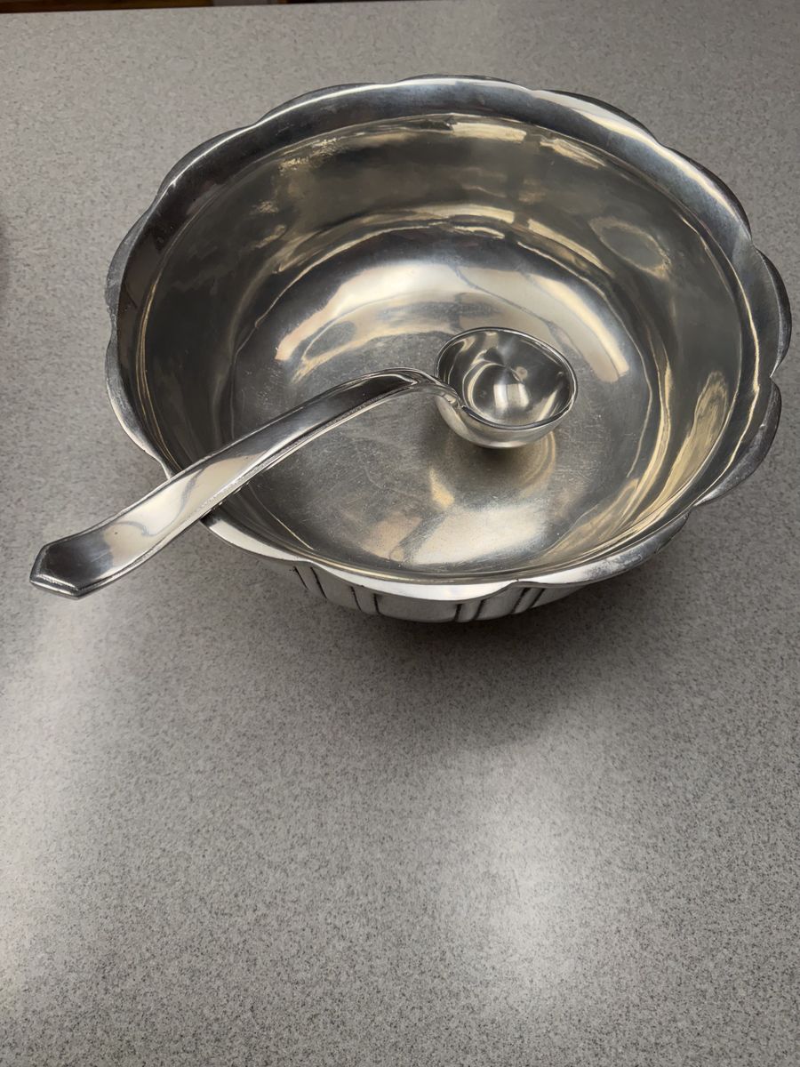 Punch bowl w/ladle (Old Town)