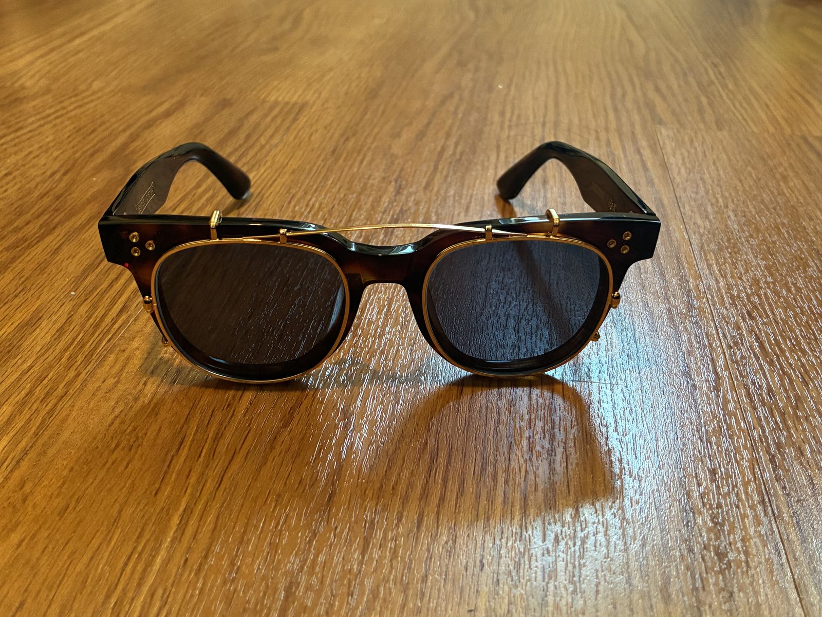 Gentle monster clip sunglasses