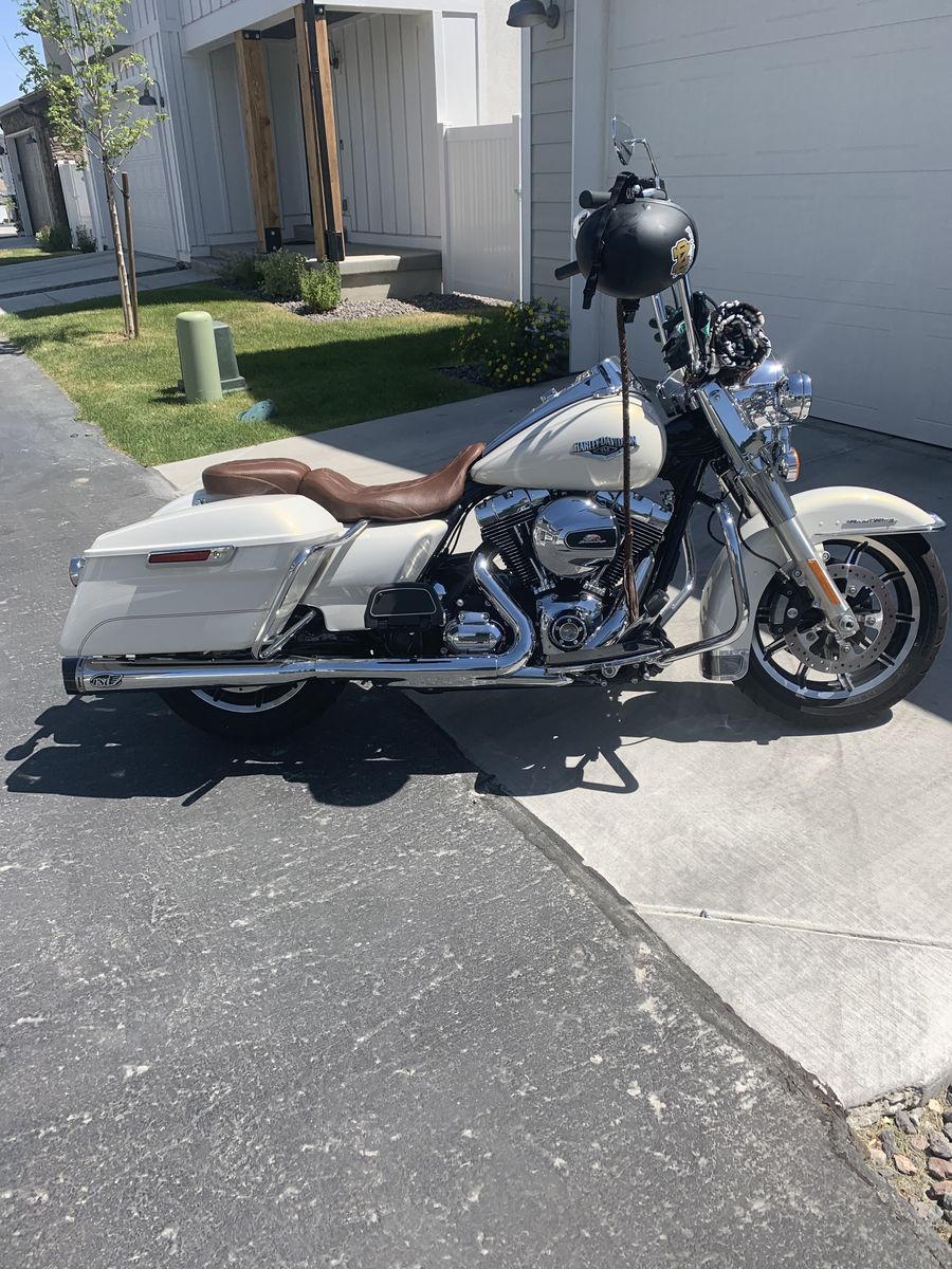 2015 Harley Davidson road king FLHR