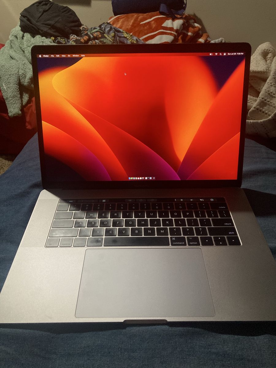 Apple MacBook Pro 15-inch 2017, 3.1 GHz i7, 16GB RAM, 1536MB Graphics