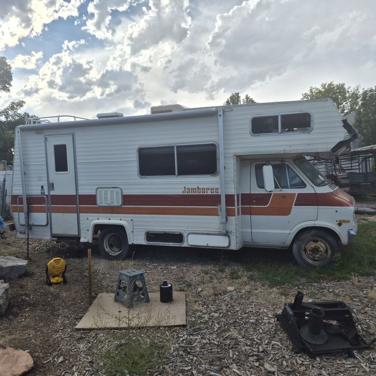 1978 Dodge Jamboree 26 Ft 
                  WARNING!!
     MEMORY MAKING ALERT!!

           PROJECT EPICNESS