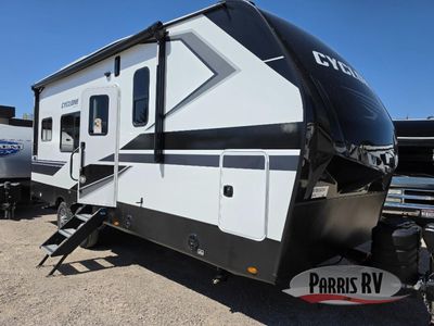 New 2027 Heartland Cyclone 2214