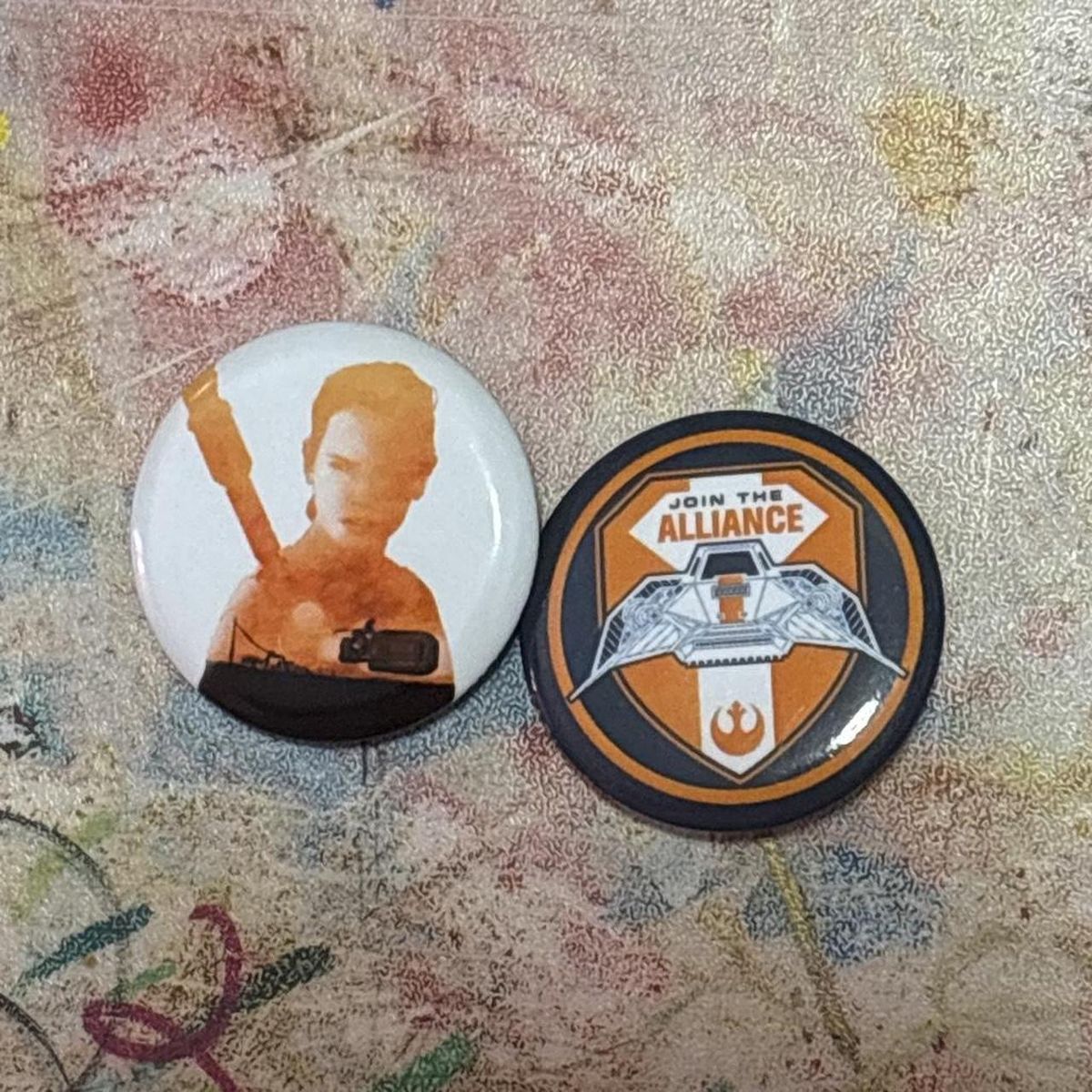 Star Wars Rey and Join The Alliance Button Pin Set - Collectible Badge Pins