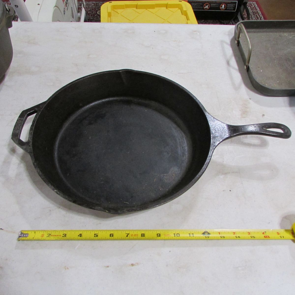 Lodge 12SK Cast Iron Fry Pan Skillet