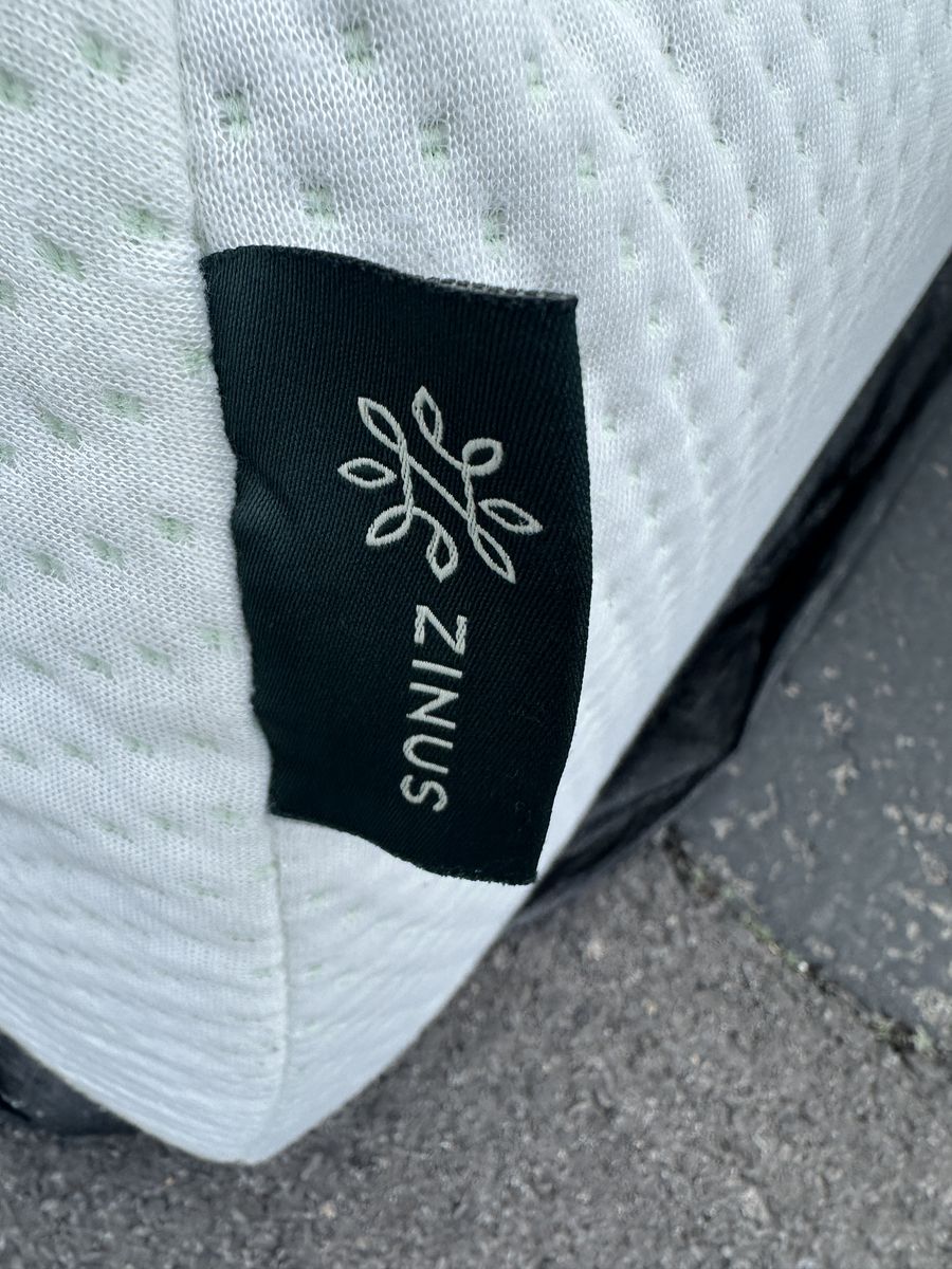 King Zinus Green Tree Memory Foam Mattress