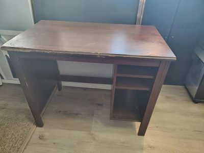 Free sturdy desk