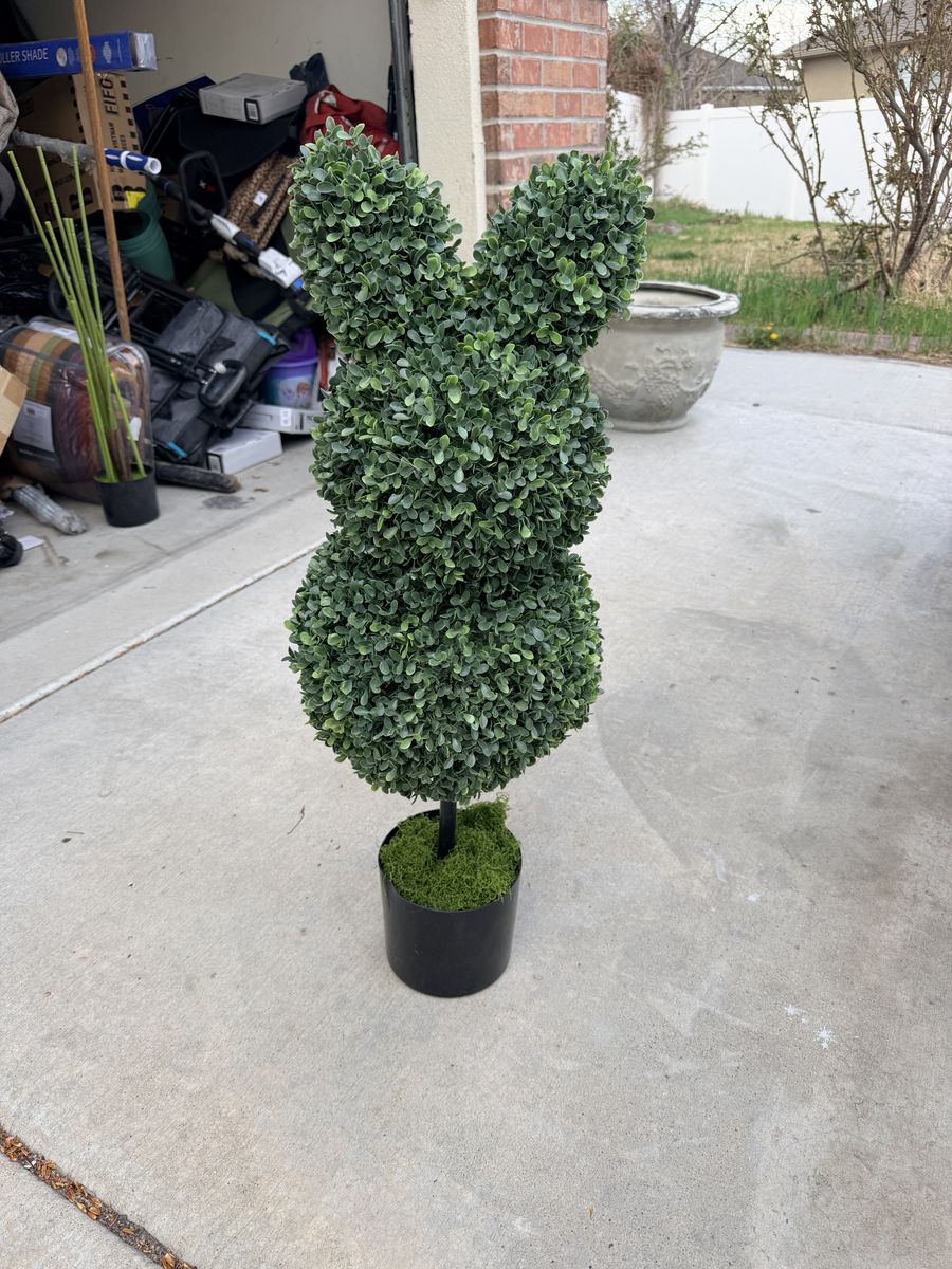 New. Cute Decorative Bunny Topiary