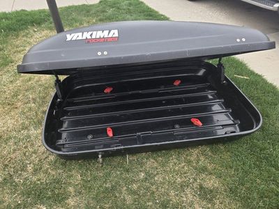 Yakima Rocketbox 15S Roof Box W/Locks