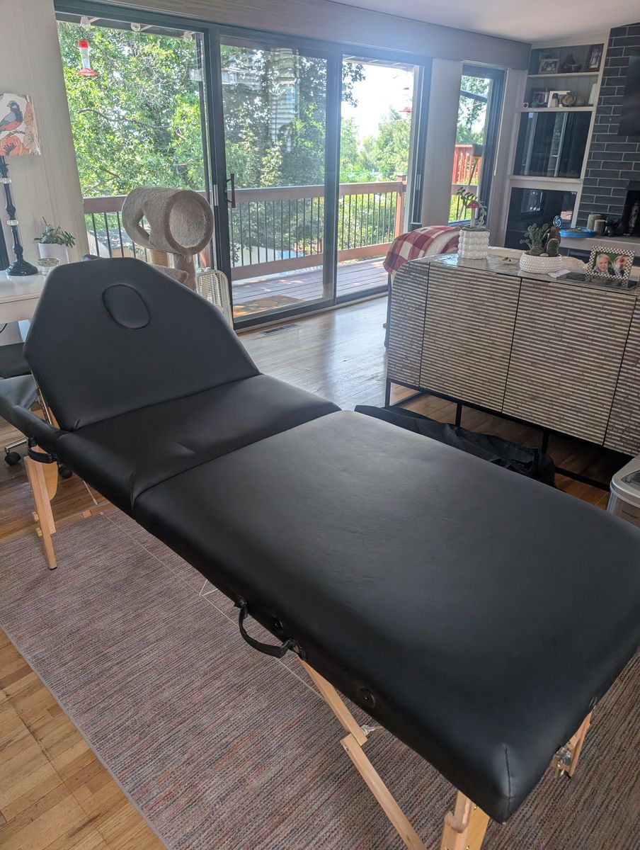 Portable massage table