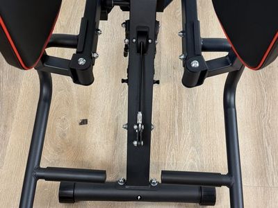 Hip abduction machine