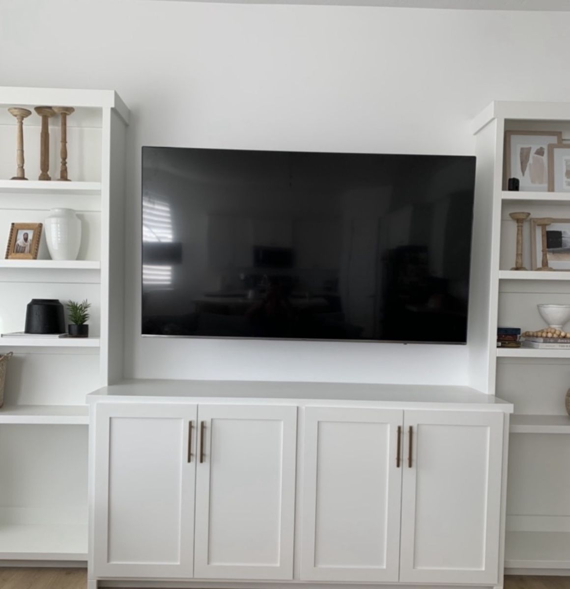 75" Samsung 4K Smart TV + Vizio Soundbar + Mount