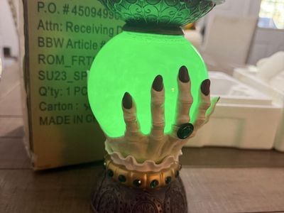 2023 Bath & Body Works Fortune Teller water globe 3 wick candle holder