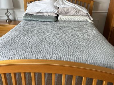 Light Pine 3 Piece Bedroom Set