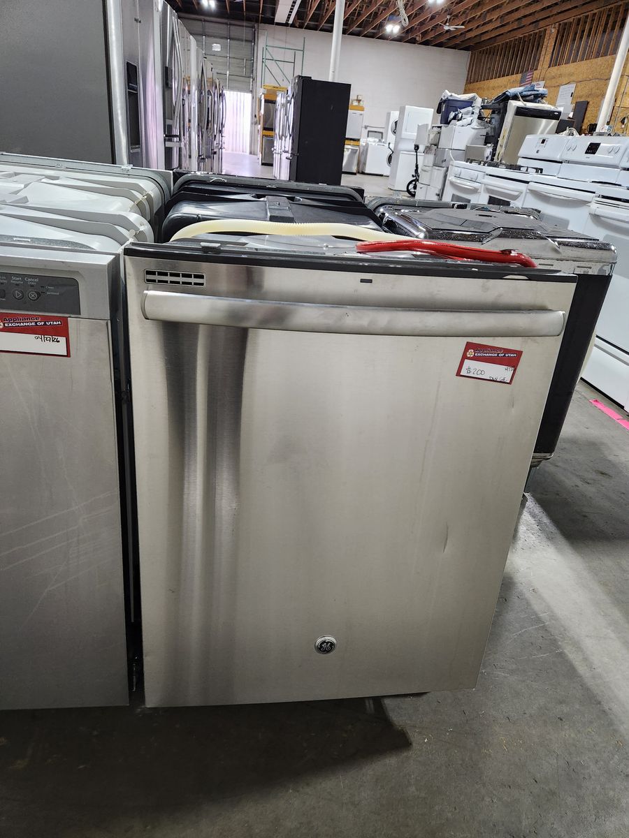 NICE GE STAINLESS STEEL DISHWASHER! W-WARRANTY
