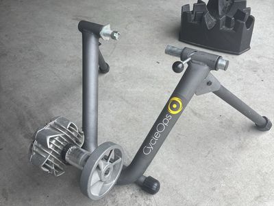 CycleOps Indoor Bicycle Trainer Stand with Front Wheel Riser Block
