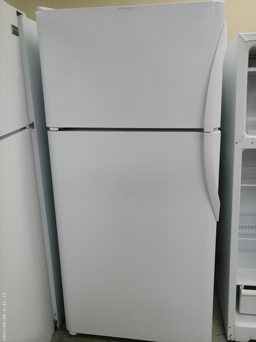 18 cf Top Freezer Refrigerator~90 Day Guarantee