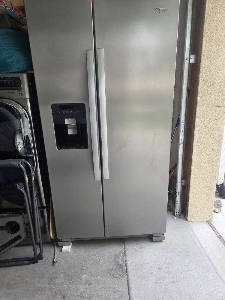 Whirlpool WRS315SDHZ02 Side-by-Side Refrigerator - Stainless Steel Finish, Good Condition