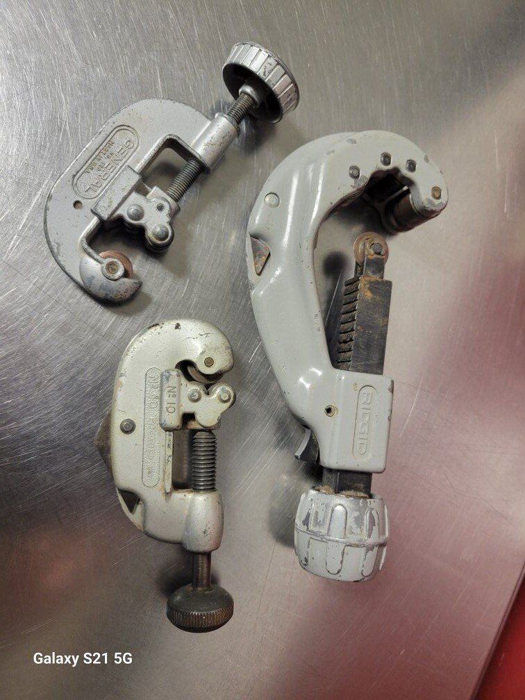 Pipe tubing Cutters