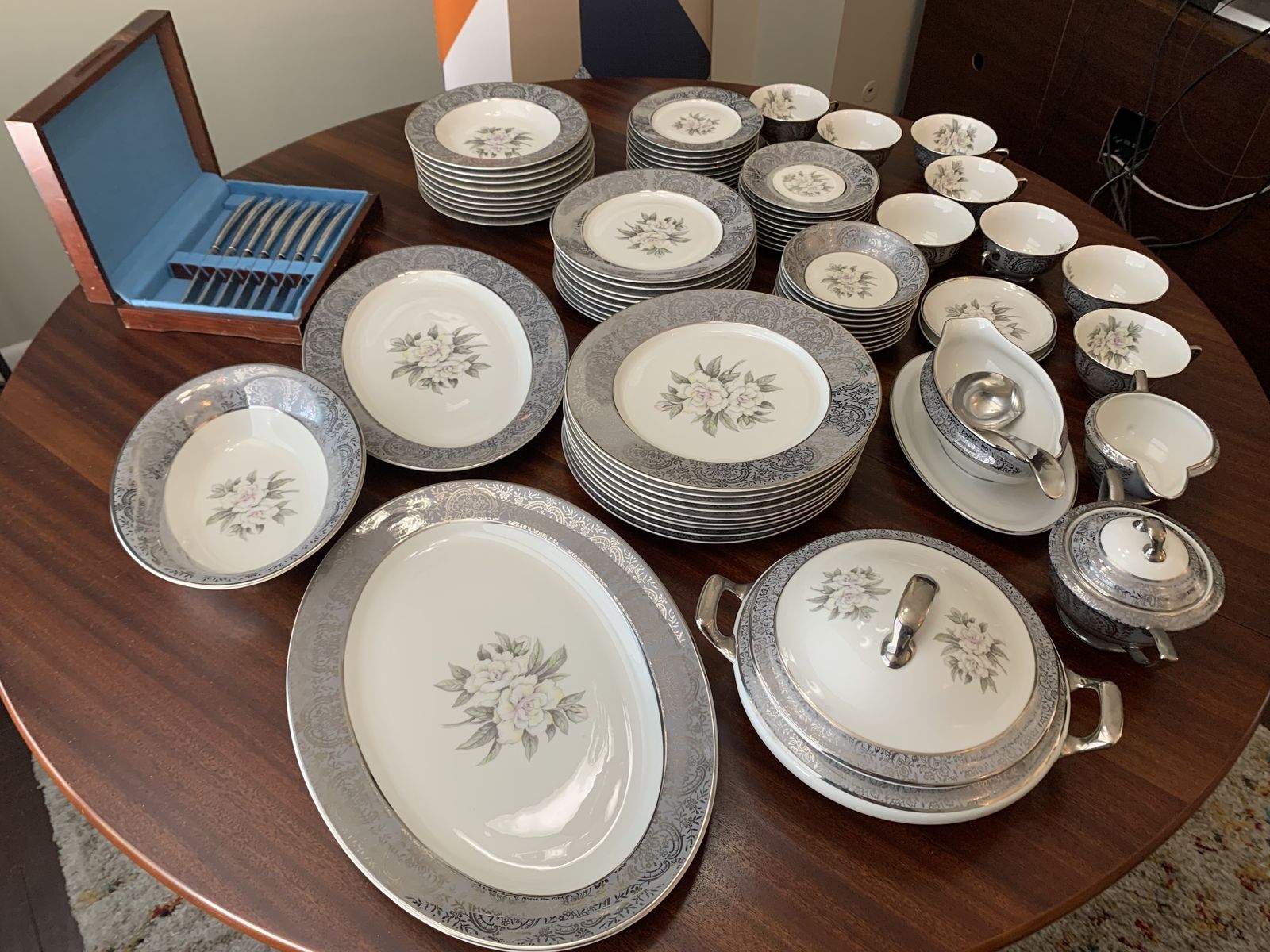 Royal Cathay China Silver Gardenia Dinnerware Set with Silver Knives