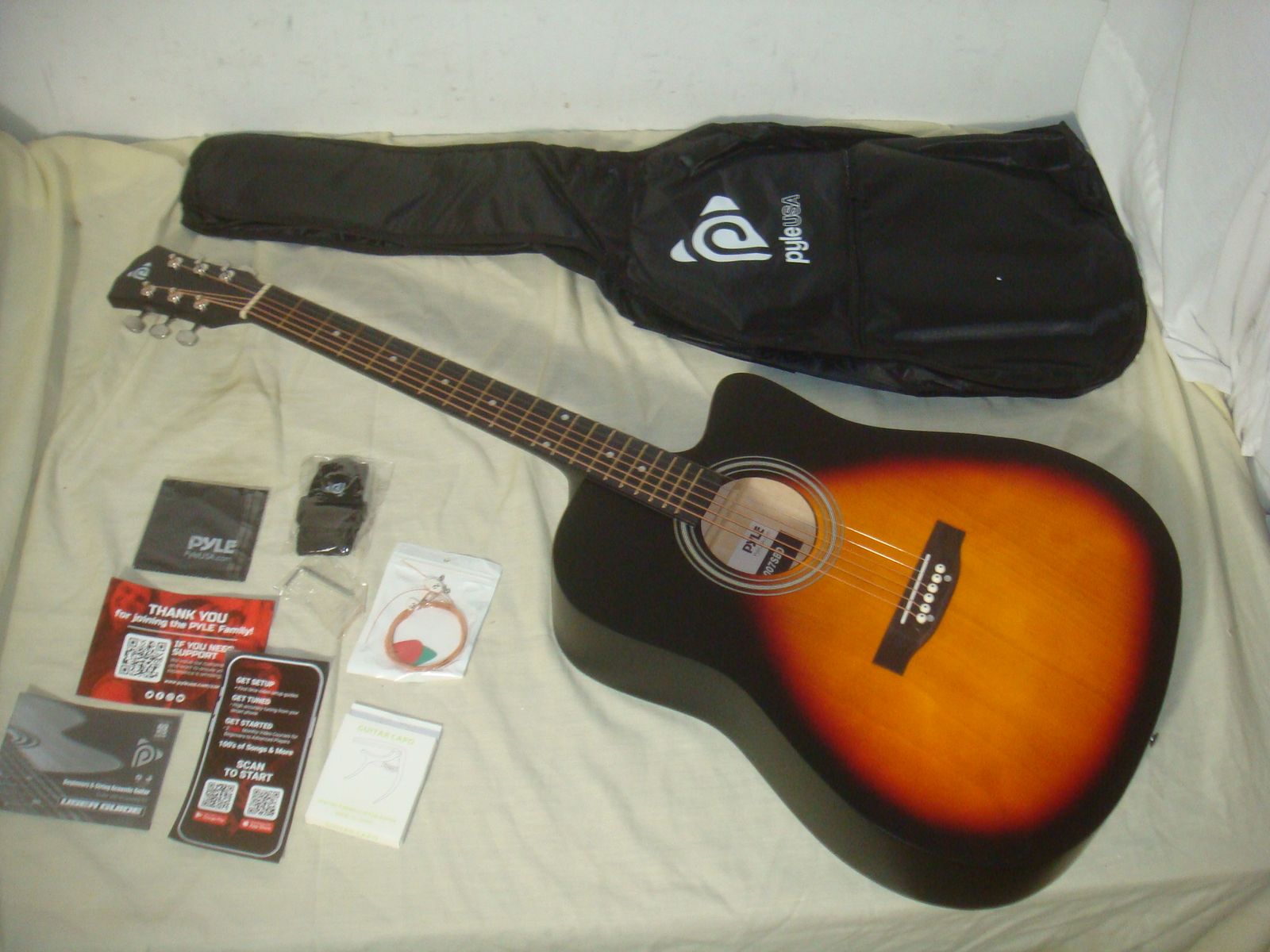 PYLE PGSTGR007SBD 41" FULL SIZE ACOUSTIC CUTAWAY GUITAR KIT