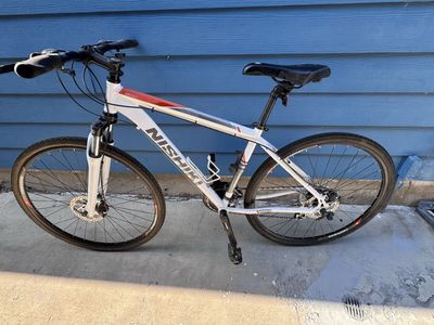 Nishiki hybrid Bike - White/Orange, Disc Brakes, Water Bottle Holder