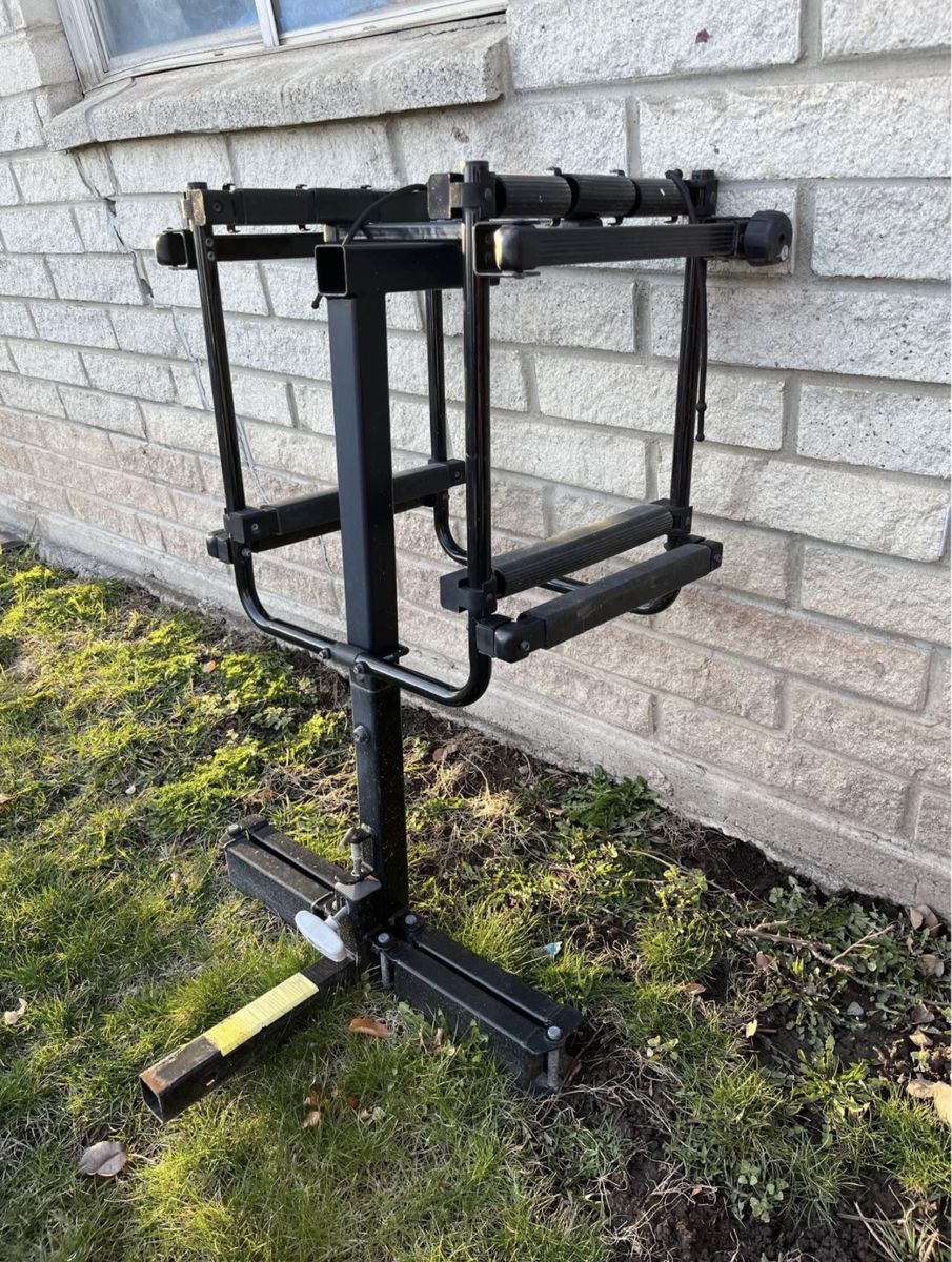 Thule Hitch Mounted Ski Rack - Black