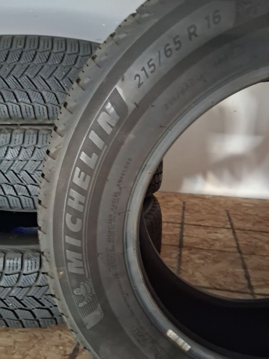 4  pc. 215/65 R 16 Toyota sienna