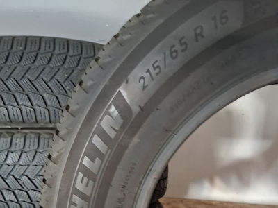 4 pc. 215/65 R 16 Toyota sienna