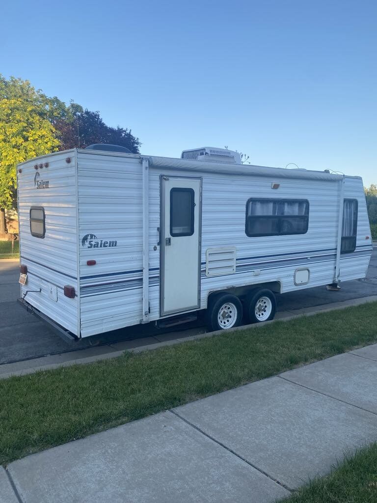 1999 Forest River Salem 24 ft
