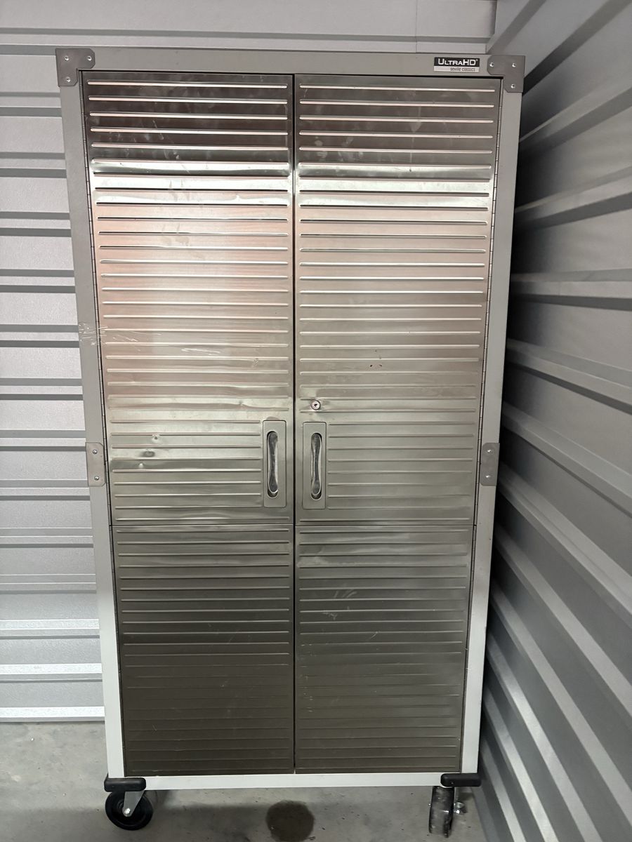 UltraHD Rolling Garage Storage Cabinet