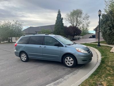 2006 TOYOTA SIENNA LE 8 Passenger