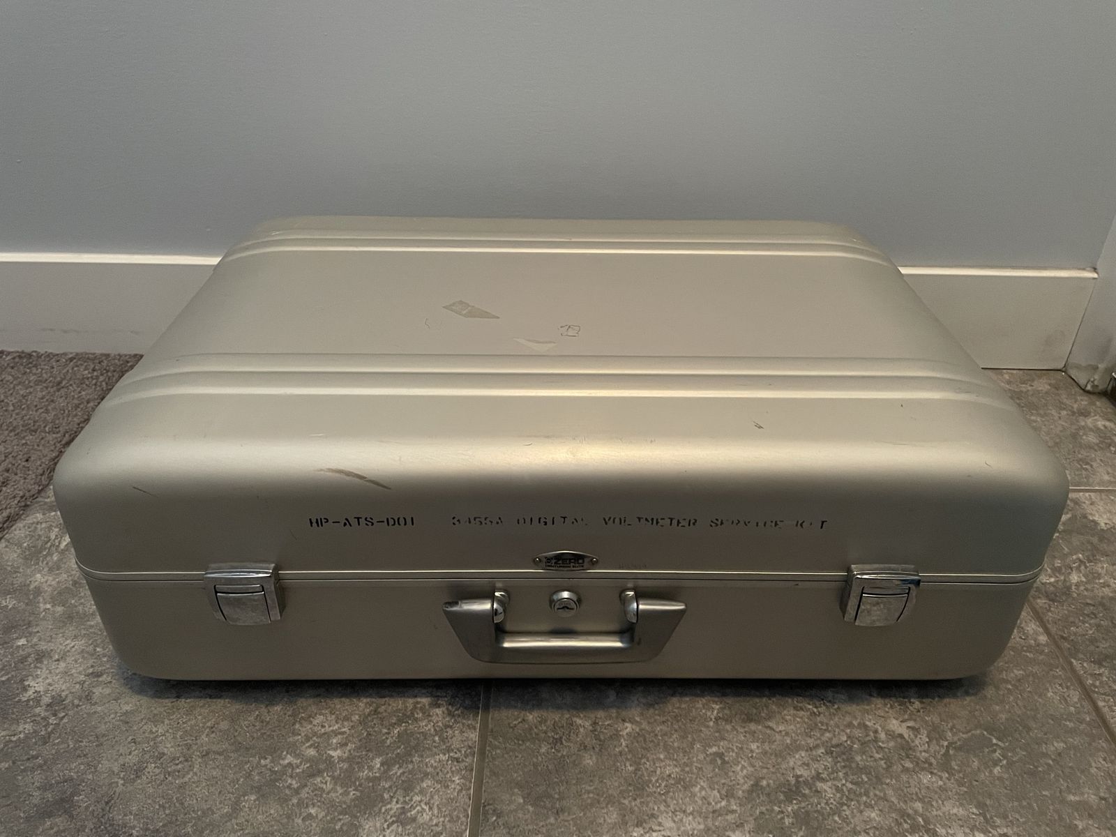 Vintage Zero Centurion Elite Halliburton Aluminum Suitcase 24x18x8” - No Key