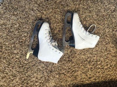 Figure Skates. Girls Size 2