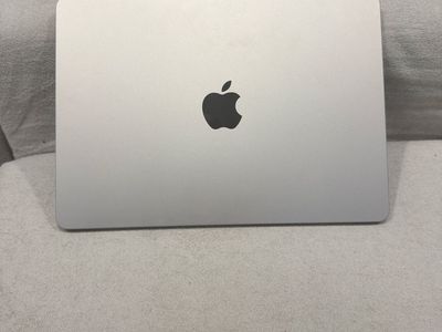 2024 Macbook Air M3 256gb