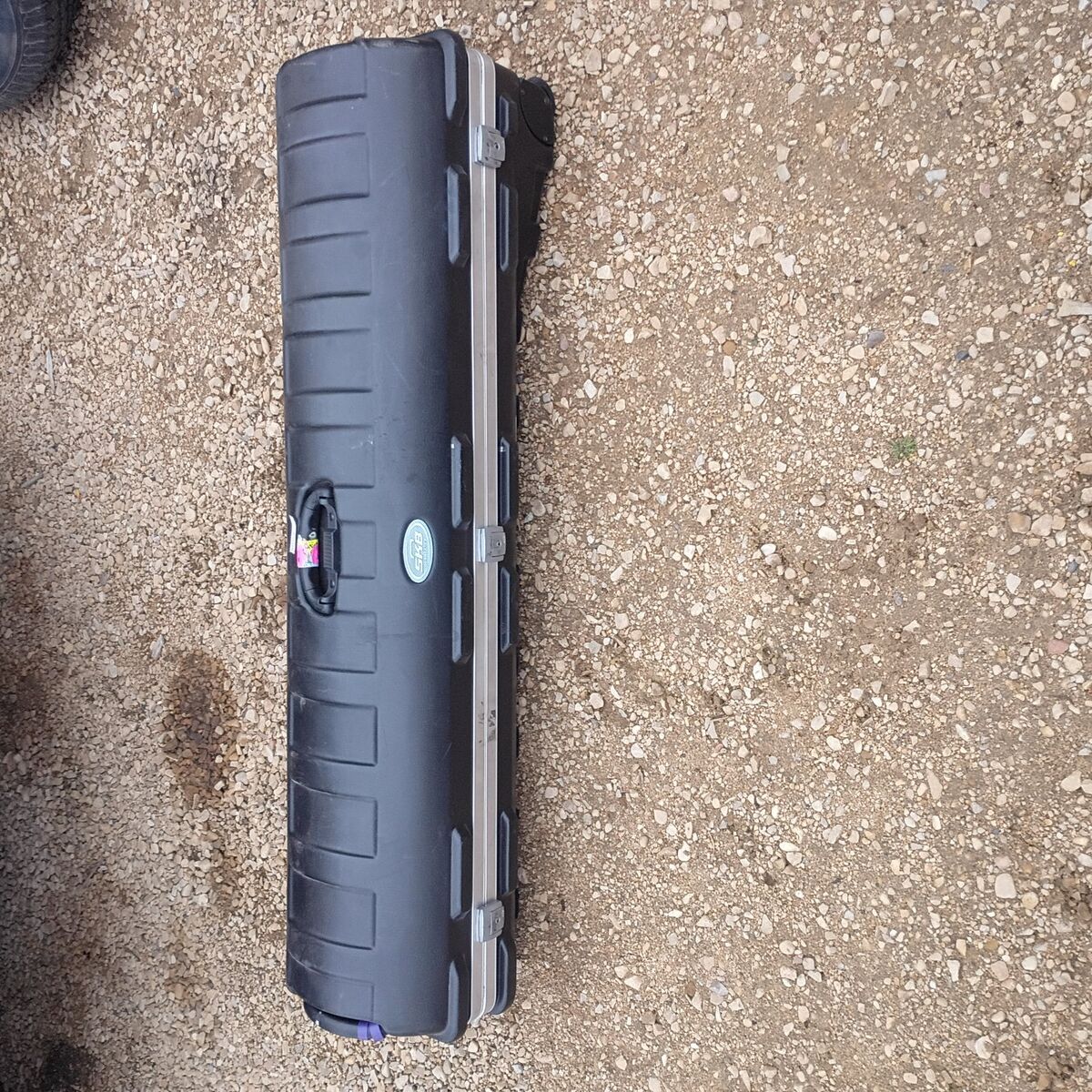 skb golf club bag hard case...like new..with keys