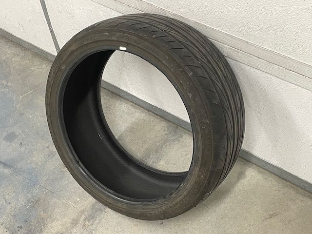 Single Yokohama Advan tire 195 40 17