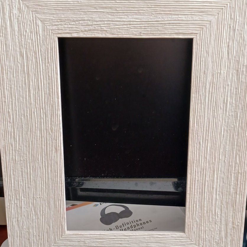 Picture frame/ Free cell case