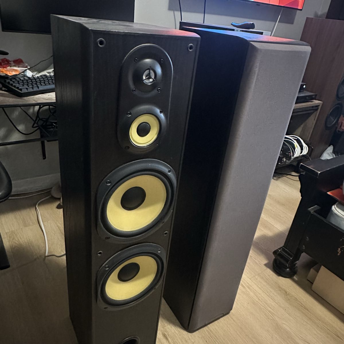 Sony SS-MF750H 4-Way Floorstanding Tower Speakers Pair - 200W 8 Ohm Black