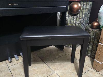 Piano bench