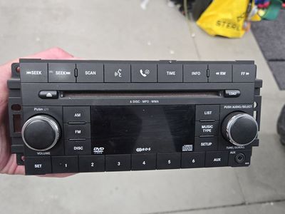 2007 Jeep Wrangler Radio w/ 6 Disc Changer